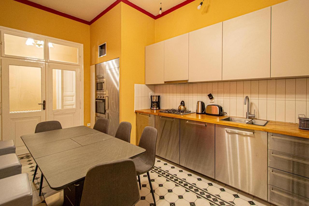 4 Bedrooms 130M2 Apartment At The Main City Square Praag Buitenkant foto