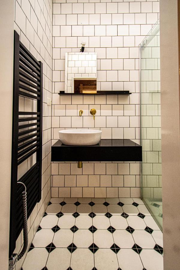 4 Bedrooms 130M2 Apartment At The Main City Square Praag Buitenkant foto